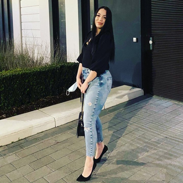 Alessia 11